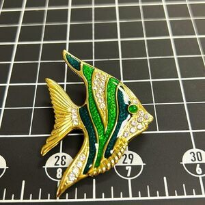 Dorndorf Angelfish Brooch Green Gold Rineatones